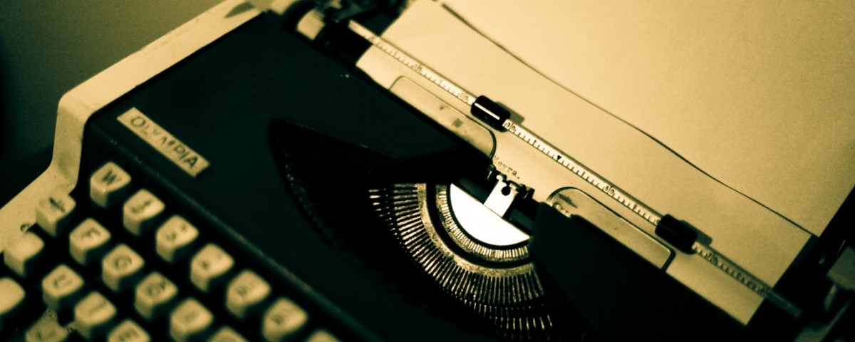 old_typewriter_2-wallpaper-1366x768